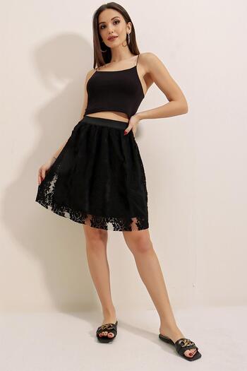 By Saygı Elastic Waist Elastic Lined Lace Skirt