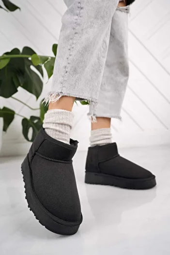 İncimoda AYLİNA UJJ Ghete de damă din piele intoarsa cu talpa groasa cu detaliu din blana in interior