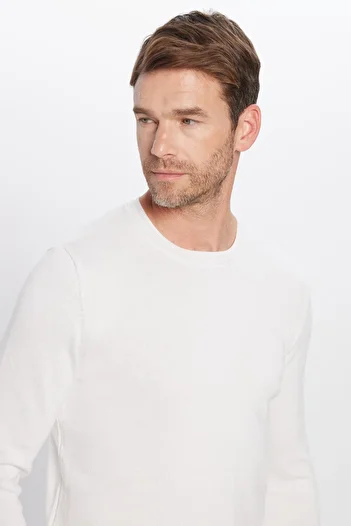 Tudors Men's Slim Fit Narrow Cut Crew Neck Sweater