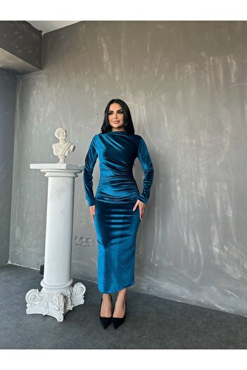LİLA İSTANBUL Rochie din catifea cu design special cu decolteu