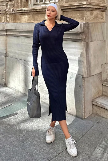Swist Rochie midi de damă, cu gât polo, tricotaj albastru bleumarin - cu detaliu mânecă
