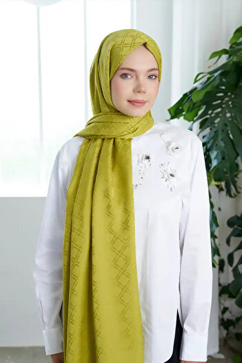 Madame Polo Olive Square Patterned Timeless Collection