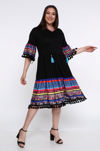 Ebsumu Γυναικείο Μαύρο Φόρεμα Plus Size με πολύχρωμη λεπτομέρεια Garni και φούντα