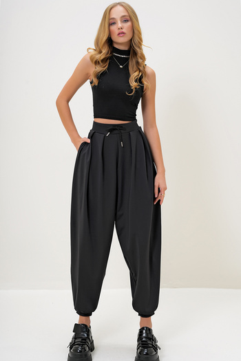 Trend Alaçatı Stili Women's Black Elastic Waist Double Pocket Front Pleated Balloon Pants Alc-X13191