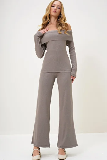 Trend Alaçatı Stili Women's Mink Madonna Collar Camisole Blouse and Trousers Set Alc-X13060