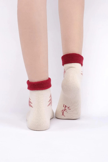 DREAM FASHION Women's Cotton Single Curved Ecru Christmas Themed Socks