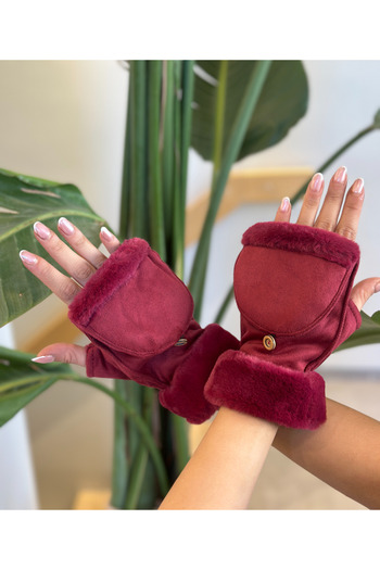 novon Design Gloves with Buttoned Cover Design with Buckskin Inside and Fur Detail on the Ankle
