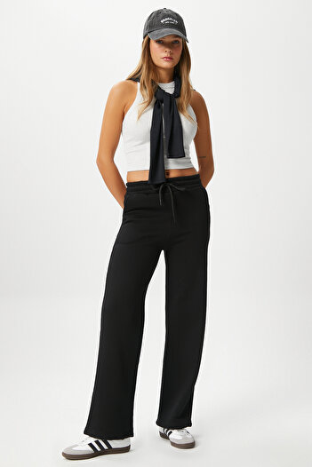 Ritnice Women's Leo Inside Fleece Tight Texture Straight Cut Thick Black Sweatpants