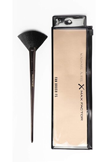Max Factor Pro Fan Brush F5 by Mashael Ajeel