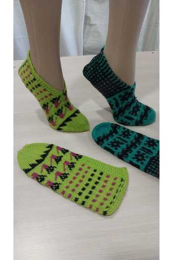 Papatyam 2 Pieces of Hand Knitted with Five Skewers - Home Booties and Handcrafted Booties