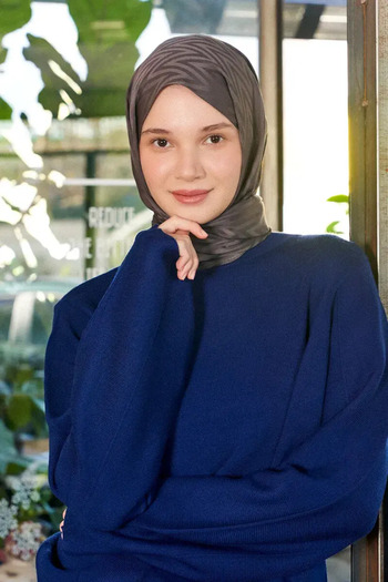 Madame Polo Smoked Silky Jacquard Lisa Shawl - Zigzag Pattern