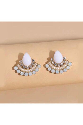Accessories أقراط نسائية لامعة بتفاصيل قطرة من اللؤلؤ من Vanilla Avenue