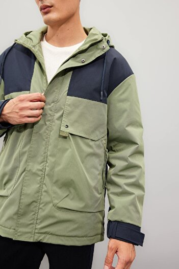 DeFacto Regular Fit Kapüşonlu Fermaurlı Cepli Mont C7435AX24AU