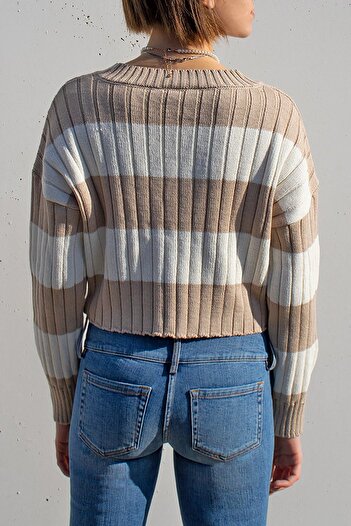 Madmext Bej V Yaka Çizgili Crop Kadın Kazak Mg1441