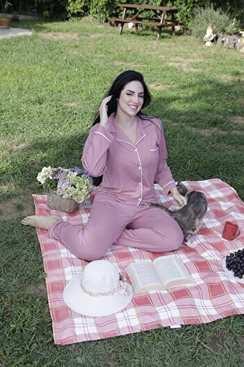 JENİKA Şeker Pembe Renk Biye Detay Düğmeli Uzun Kol Pijama Takım