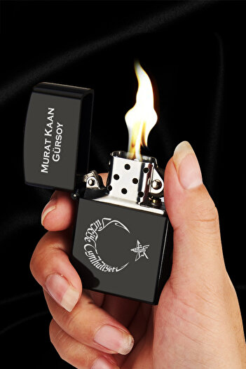 İŞTE BU Kişiye Özel Isimli Türk Bayrağı Baskılı Benzinli Siyah Zippo Çakmak Ay Yıldız