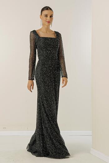 By Saygı Langes, gefüttertes Kleid mit quadratischem Ausschnitt, geschliffenen Steinen und großer Größenauswahl