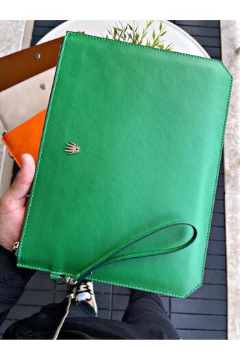 WATCHOFROYAL Green Clutch Handbag