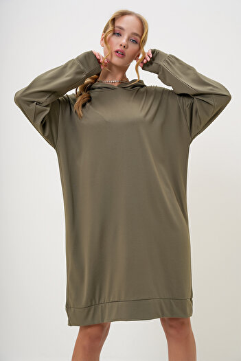 Trend Alaçatı Stili Khakifarbenes Kapuzen-Sweatshirt-Kleid für Damen ALC-018-109-TE