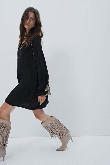 H&M Frilled-collar dress
