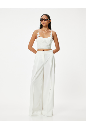 Koton Srdíčkový límec tenký pásek Crop Bustier - květinová nášivka s detaily