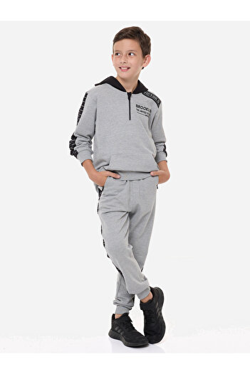 Victor and Jane By Styli Slogan Print Regular Fit Hoodie & Joggers Set