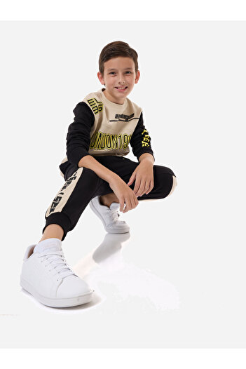 Victor and Jane By Styli Printed Regular Fit Sweatshirt & Joggers Set