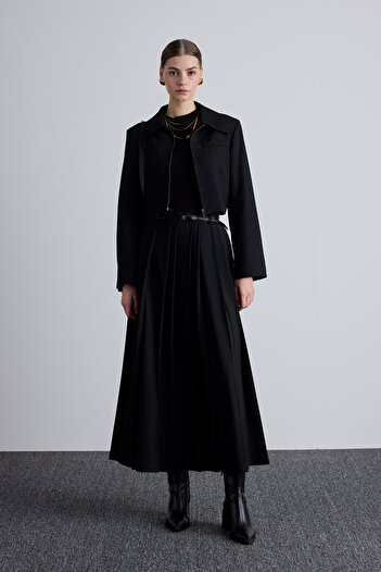 Manuka Μαύρο Classic Cut Crop Blazer Jacket
