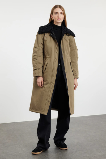 Trendyol Collection Khaki Regular Fit Plush Collar Detailed Quilted Lined Inside Long Winter Parka Coat Twoaw25Mo00098