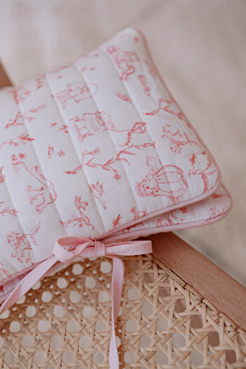 Atelier Babbi Wet Wipes & Diaper Bag - Toile De Jouy / Pink