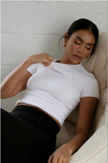 Maison La Femme Tricou crop alb în formă