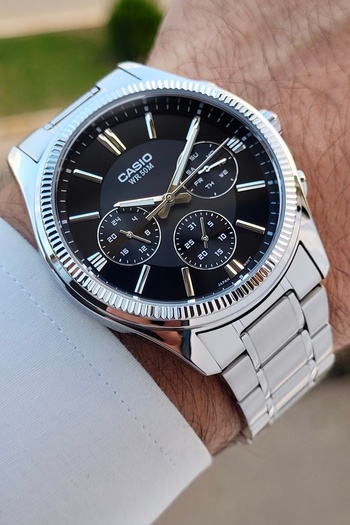 Casio Dial Black Band Metallic Color Men's Wristwatch