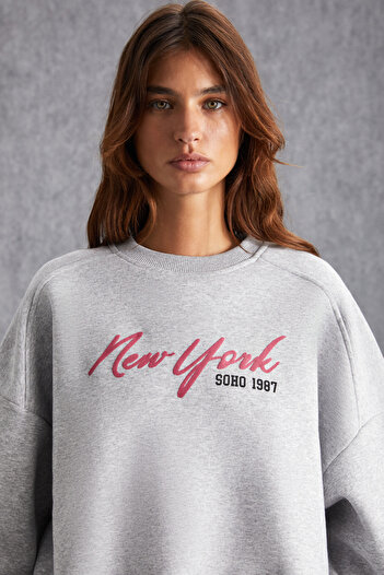 GRIMELANGE Jonquel Women's City Themed Print Detailed Grimelange Sweatshirt