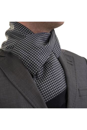 Exve Exclusive Black Silver Square Diamond Pattern Jacquard Woven Elegant Wool Double Sided Scarf