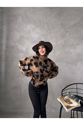 Ecenin Favorileri Pulover de damă cu guler ridicat cu barbă leopard