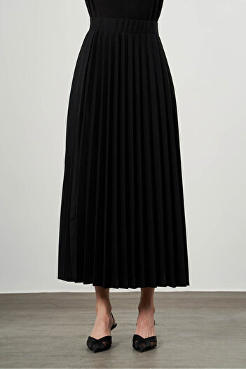 Mizalle Crepe Knitted Pleated Black Skirt