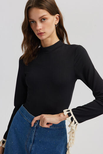 Touché Privé TASSEL DETAILED KNITTED BODY
