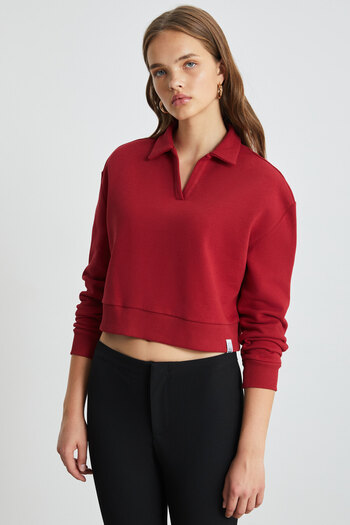 GRIMELANGE Deysi Women's Raised V-Neck Ornamental Label Detailed Red Crop Sweatshirt