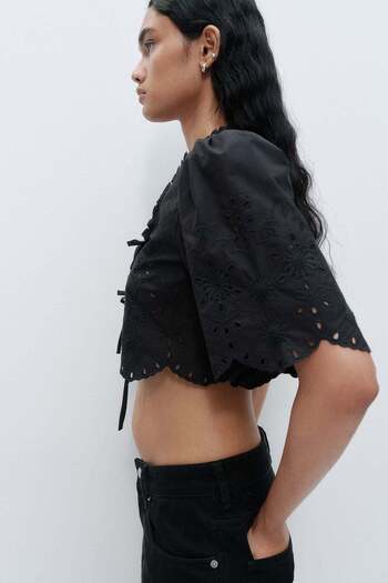 H&M Cropped broderie anglaise blouse