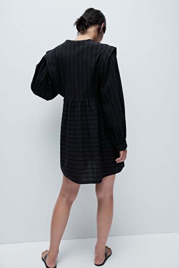 H&M Defined-shoulder dress