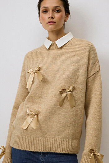 Touché Privé Knitting Sweater with Bow Detail