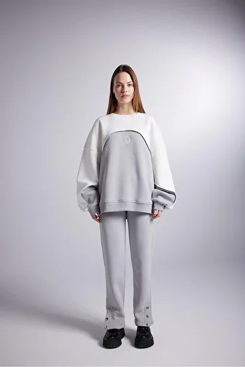 HOLLY LOLLY Gray Oversize Nola Sweatshirt with Logo - Raised 3 Thread Fabric