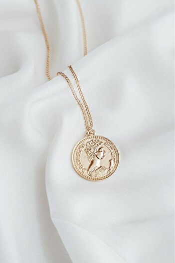New Obsessions Mera Gold Locket Necklace