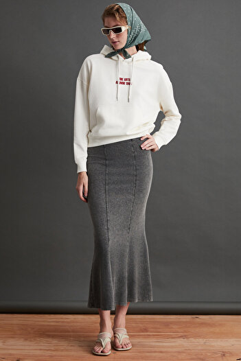 GRIMELANGE Joyner Women's Embroidery Detailed Ecru Sweatshirt