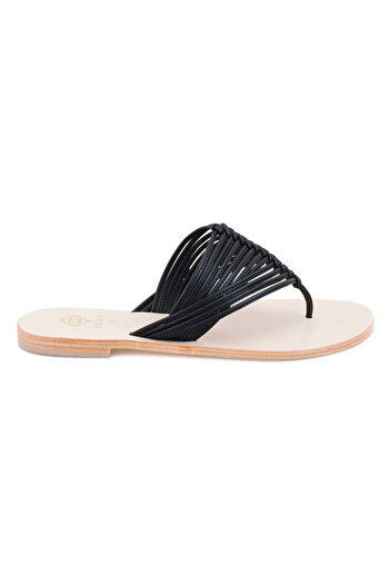 Desa Women's Black Flip-Flop Leather Slippers