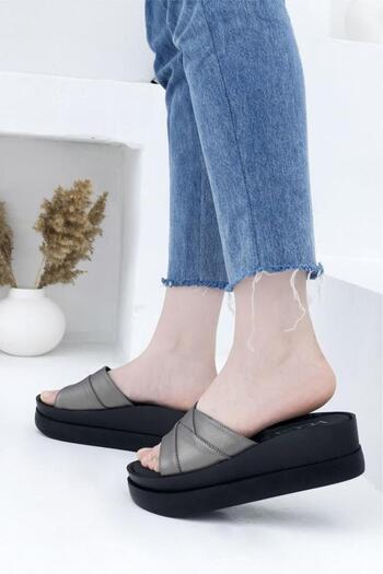 Voga 2589 Comfort Casual Dolgu Taban Kadın Terliği