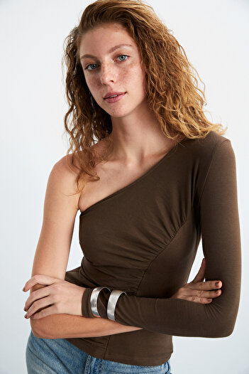GRIMELANGE Vıyol Women's Single Sleeve Open Gather Detailed Slim Fit Organic Cotton Brown Blouse