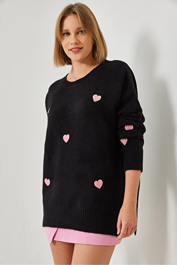 Bianco Lucci Women's Heart Embroidered Oversize Knitwear Sweater 60261028