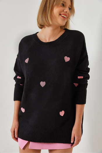 Bianco Lucci Women's Heart Embroidered Oversize Knitwear Sweater 60261028
