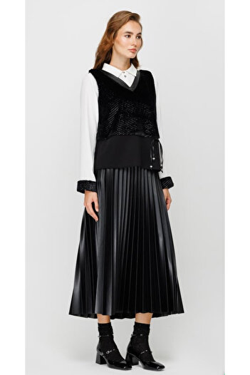 Esswaap Black Suede 3 Piece Set - Fur Detailed Tunic and Skirt